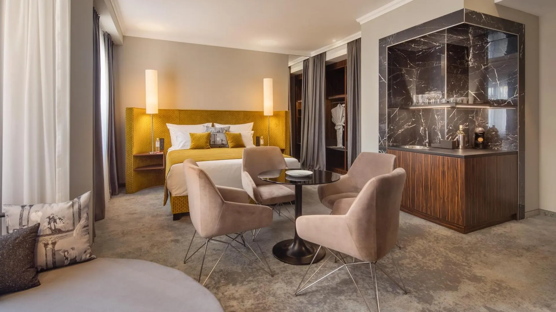 Mamaison Hotel Chain Bridge Budapest 4*,